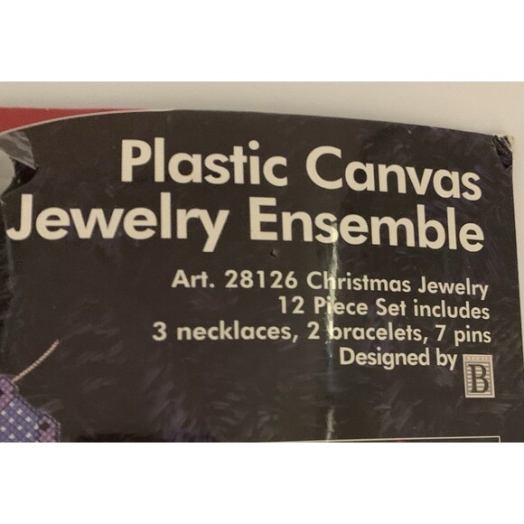 Plastic Canvas cross stitch Christmas Jewelry Ensemble Kit Santa Cat pin USA - Picture 4 of 8